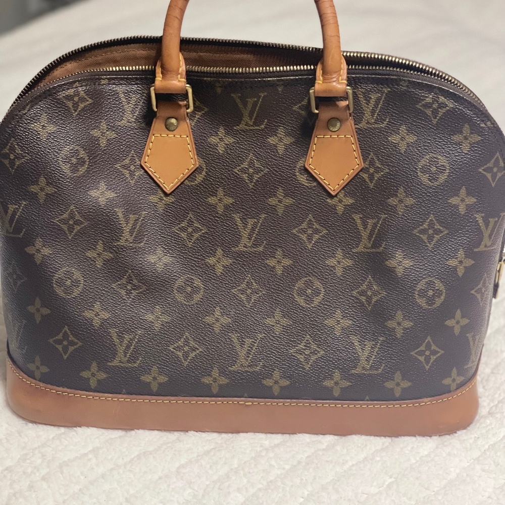 Authentic Louis Vuitton Alma PM